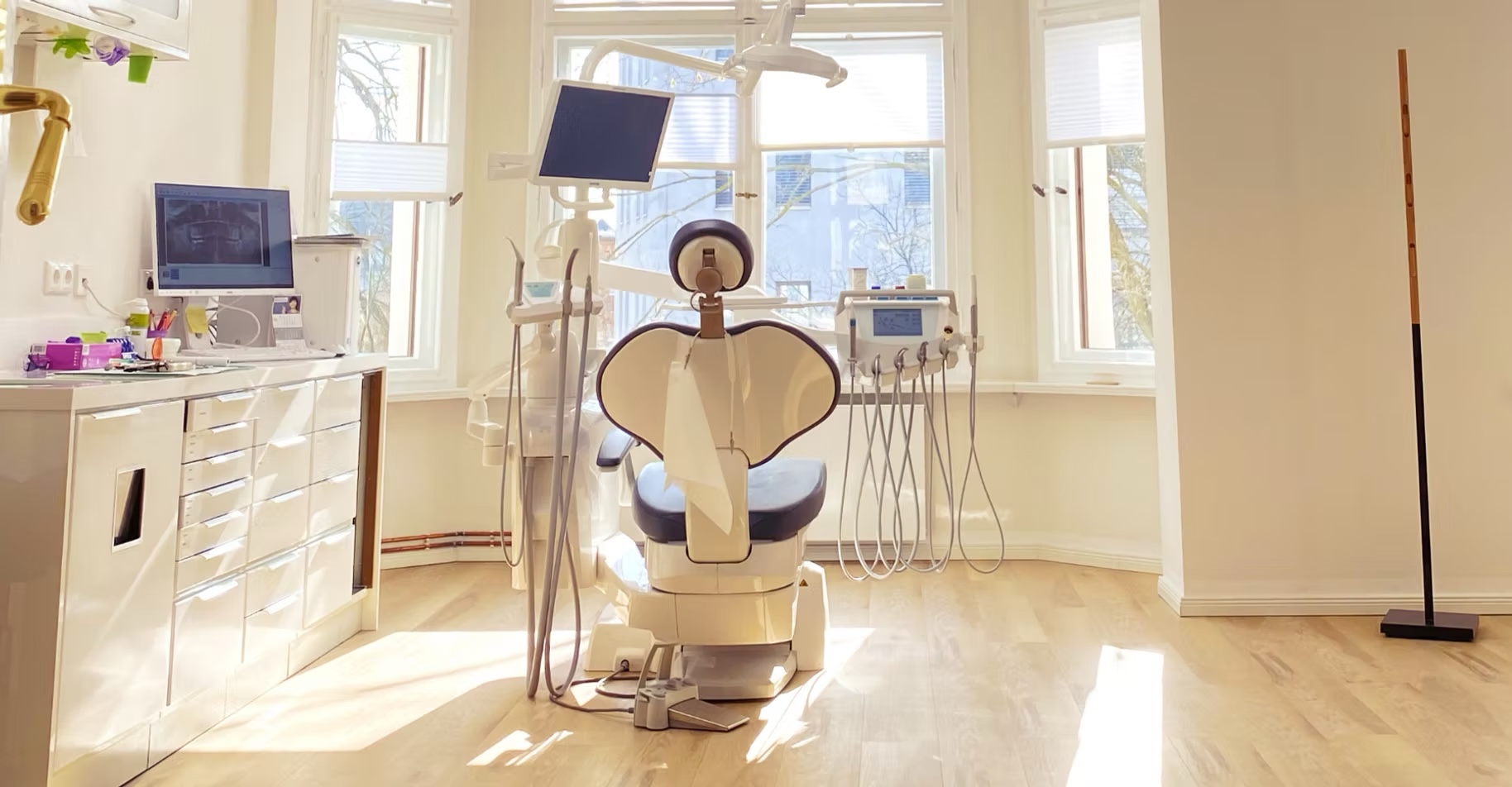 Modernes Behandlungszimmer im Zahn-Zentrum Tegel